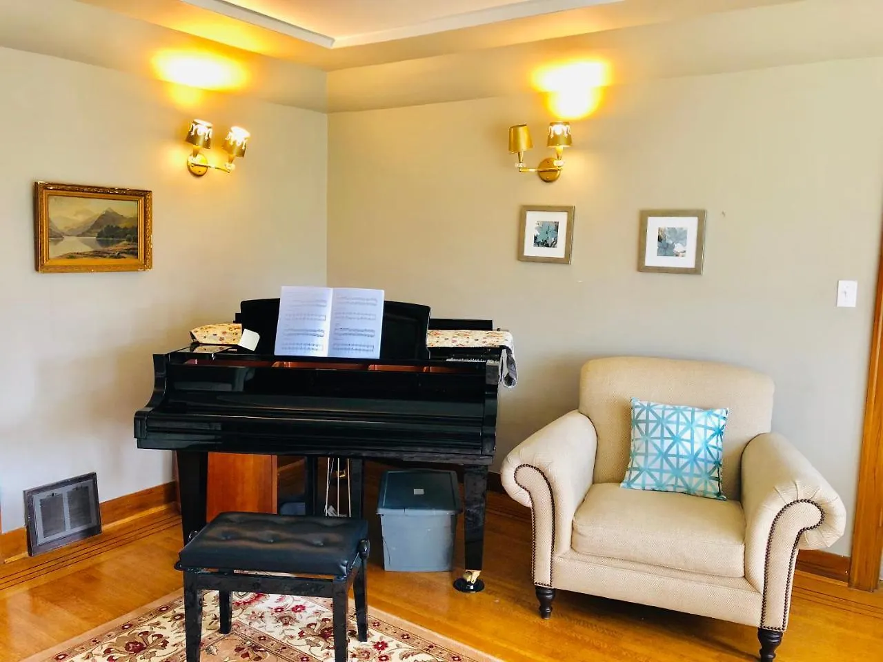 *** Bed & Breakfast The Sunshine House-Free Parking Bed and Breakfast Vancouver Canada